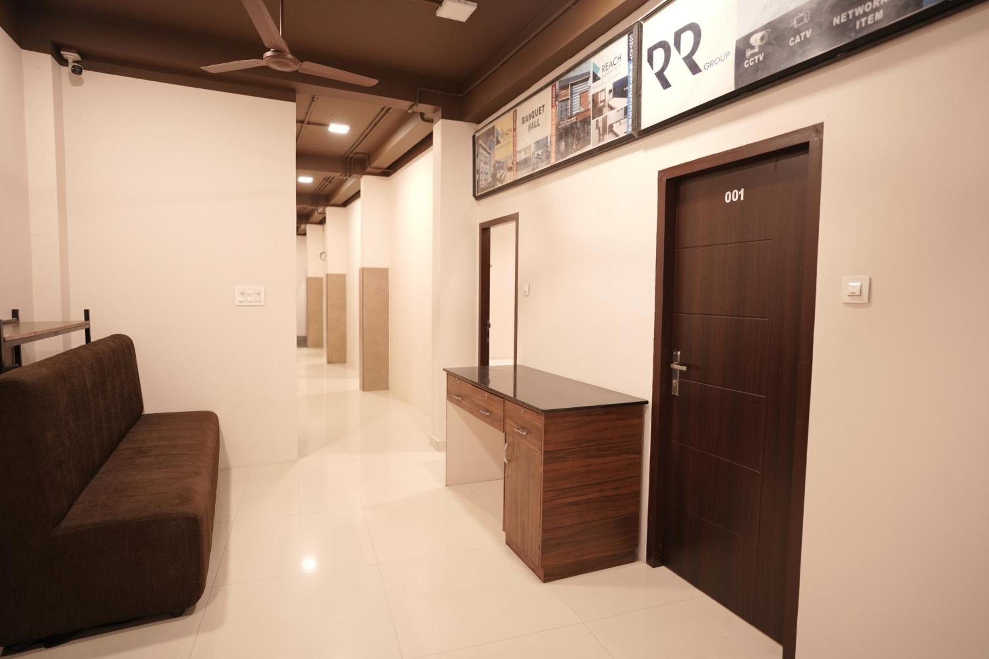 Hotel Reach Residency Kochi Zewnętrze zdjęcie