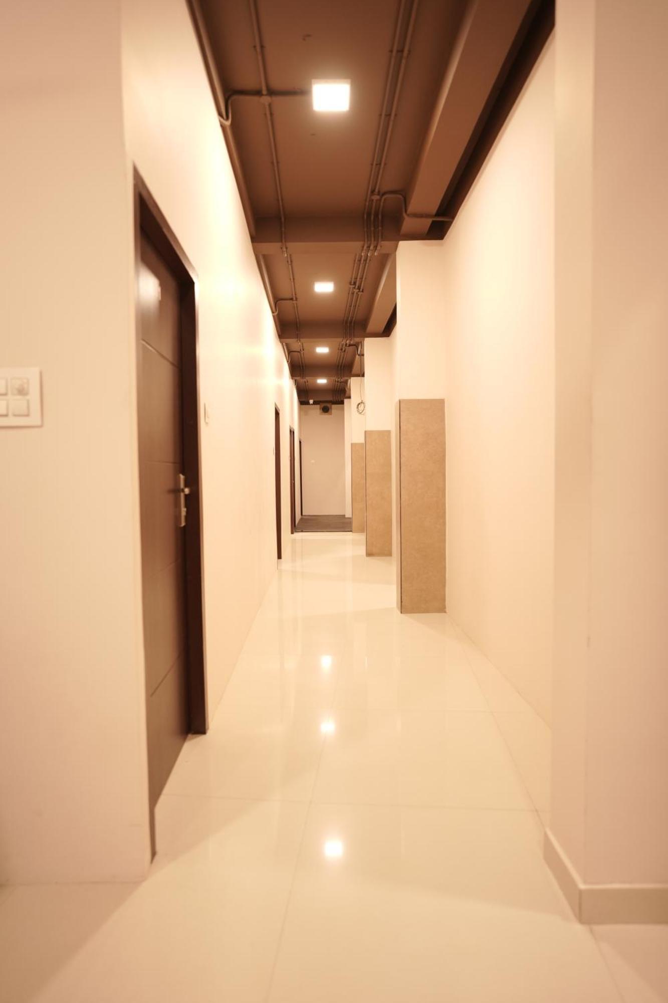 Hotel Reach Residency Kochi Zewnętrze zdjęcie