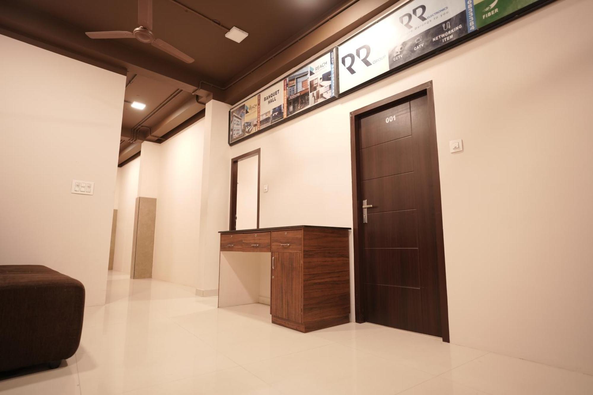 Hotel Reach Residency Kochi Zewnętrze zdjęcie
